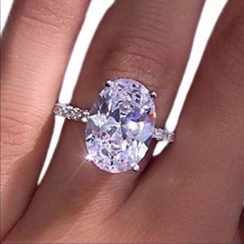 NEW 9CT OVAL WHITE SAPPHIRE 925 SILVER RING - Picture 2 of 7
